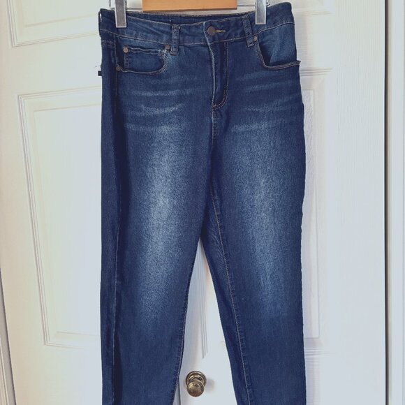 Tahari Slim Fit Straight Blue Jeans - Picture 1 of 5